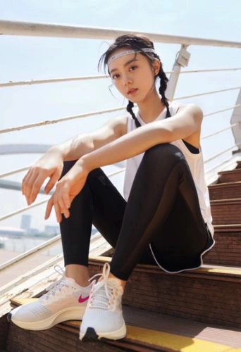 赵今麦早上穿健身裤跑步当她单抬腿那一刻才知道少女身材有多美