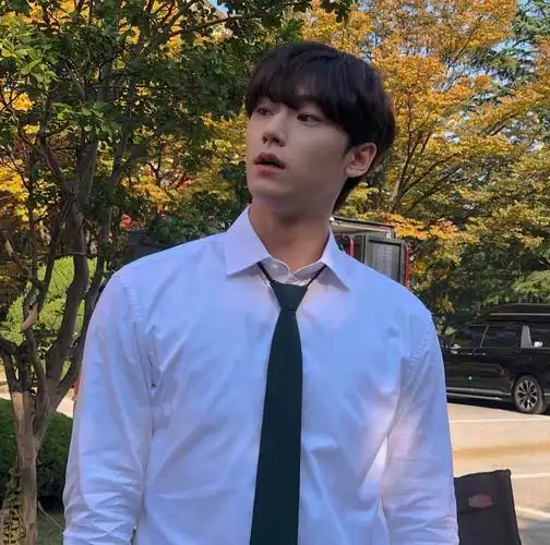 李到晛,你是四月吹来的风