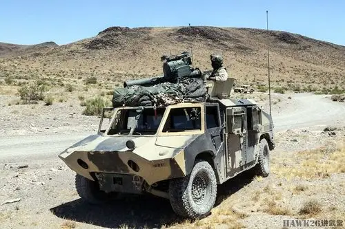 美军用悍马改装的俄罗斯brdm-2装甲侦察车,车体前部安装了特殊的