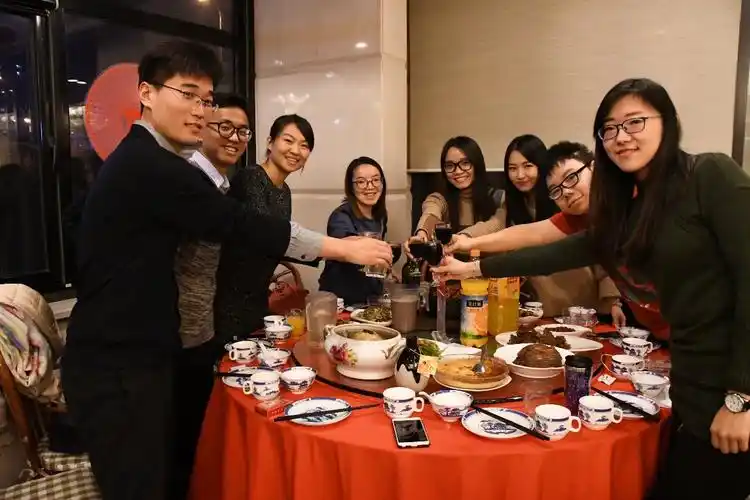 2017会计b班班级首次聚餐活动圆满结束