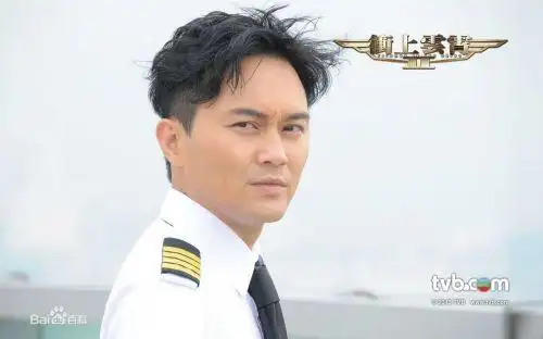 娱乐  《冲上云霄2》近日热播,tvb吧爆出大结局,张智霖饰演的机长