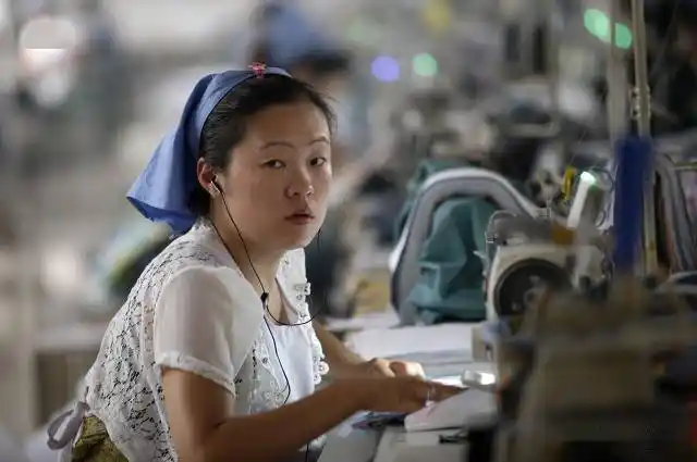 农村打工妹被工友非礼四次,第五次用安眠药制服,是自卫吗?