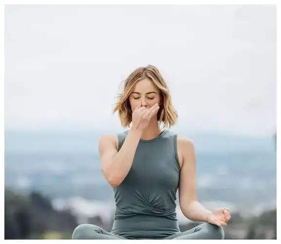 试试这4个瑜伽呼吸法!