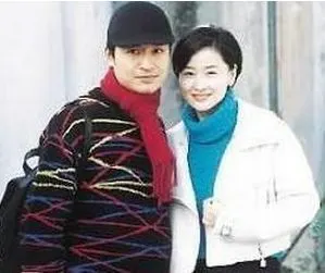 马景涛两段婚史:第一任妻子唐韵育有一女 第二任妻子小21岁