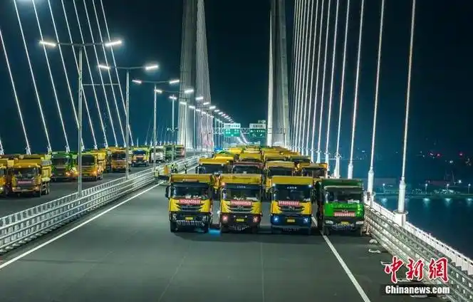 粤港澳大湾区超级工程深中通道开始桥梁荷载试验