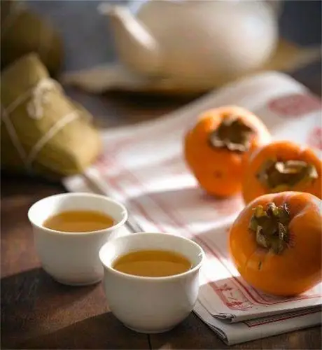 泡柿子酒能泡酒吗,适合家庭的简单柿子酒做法