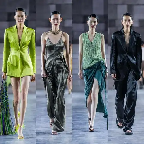 urbanrevivo在阿那亚金山岭举行一场"be urself"为主题的山谷时装秀