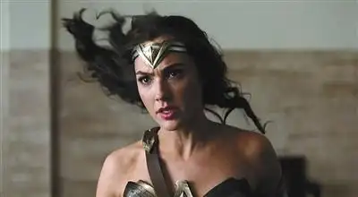 《正义联盟》 蝙蝠侠超能力就是"有钱"