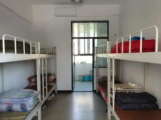 【三比三争践行动】展内务风采 建温馨宿舍——宜春一中开展宿舍内务