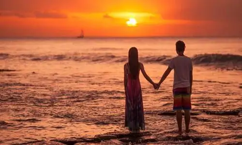 情侣秀恩爱的说说,很甜到爆炸的情侣说说