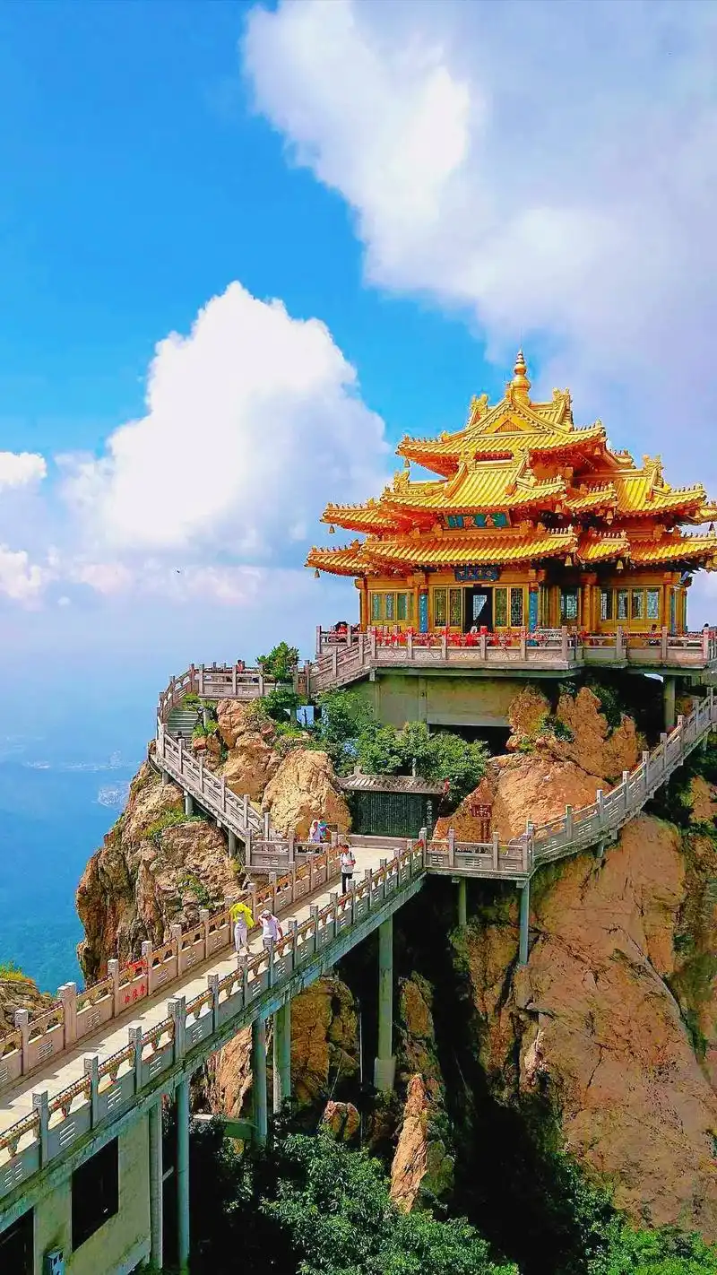 老君山(河南5a级景区)老君山景区是以道教文化为主题的自然风 - 抖音