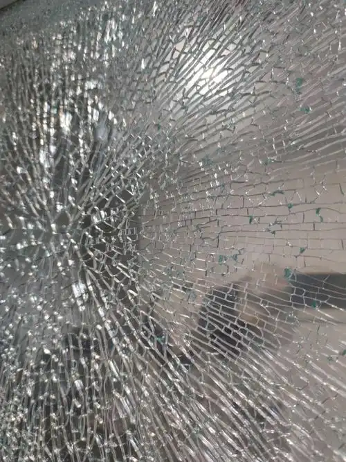 如何判断玻璃是自爆还是人为