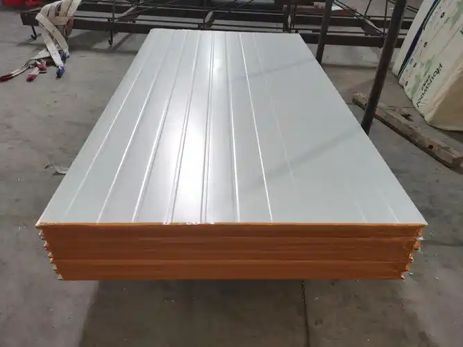 隔热防噪音耐高温彩钢岩棉瓦夹芯板 屋面大坑瓦板 阻燃防火保温板