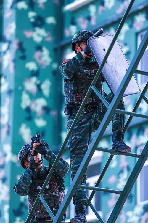 武警新疆总队克拉玛依支队开展实战化训练