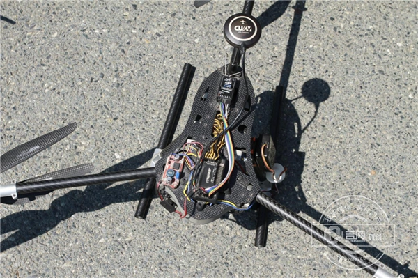 大学科技周展出实用无人机:能警用搜寻伪基站