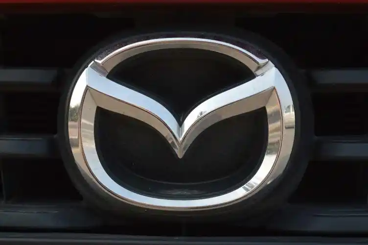 马自达的车标,像一只飞翔的鸟