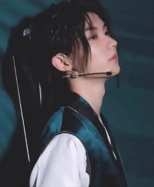 来看点剑雨江湖的侠气少年701500