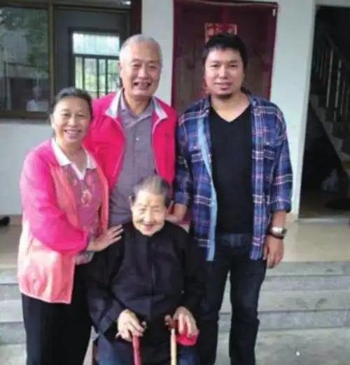 1984年,粟裕大将弥留之际突然对妻子说:我还想尝一尝小方做的汤