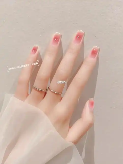 元气法式腮红甲冰透温柔敲显白美甲