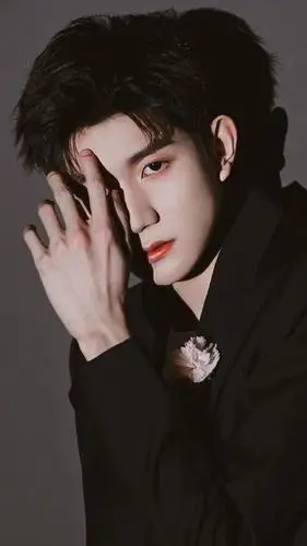 王源手控福利送到 多才多艺惹人爱