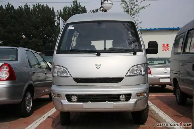 target="_blank" href="/item/哈飞汽车/1265426" data