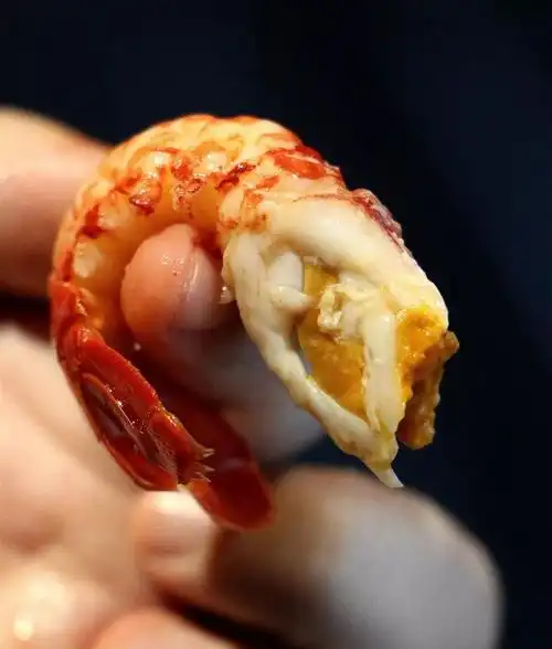 金山最高颜值小龙虾降临,冰镇月光宝盒!还有独创小龙虾火锅