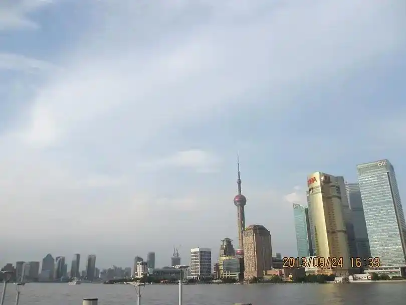 上海外滩突然火了,我也翻出2013年第一次去上海时拍的照片. - 抖音