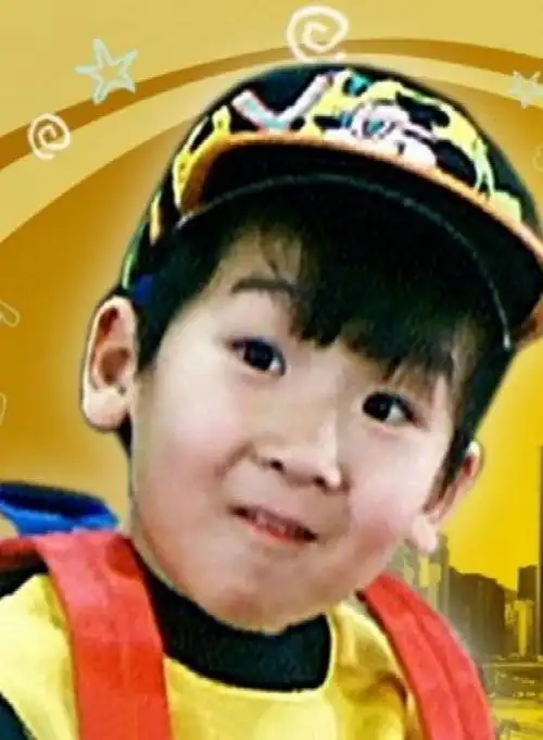 因为在影片中古灵精怪,鬼马灵动的表演,谢昀杉还获得了"第一鬼马童星"