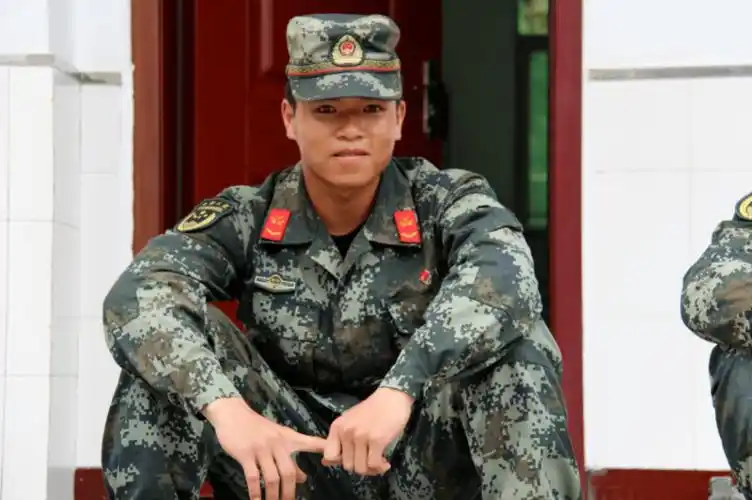 建军节丨探访武警石泉中队来看帅气兵哥的一天