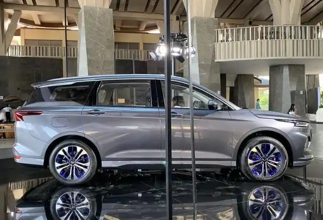 五菱凯捷终于来啦!8.58万 七座 1.5t,新款国产王牌mpv真帅气!