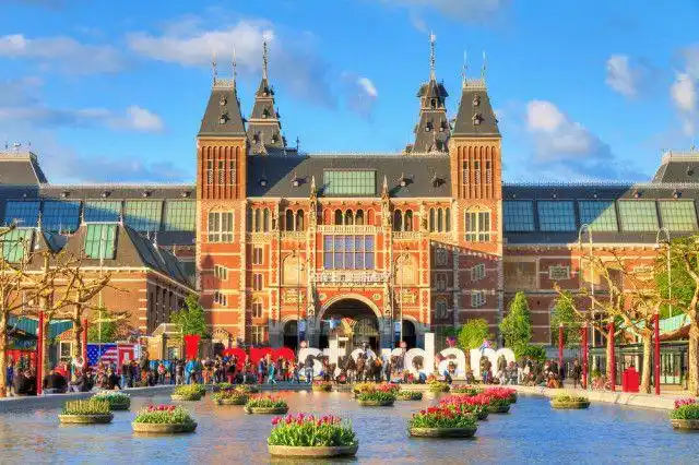 荷兰首都阿姆斯特丹,独有的特质装扮着这座古老又现代的城市