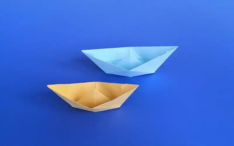 小船折纸简单折法,长方形纸折小船教程