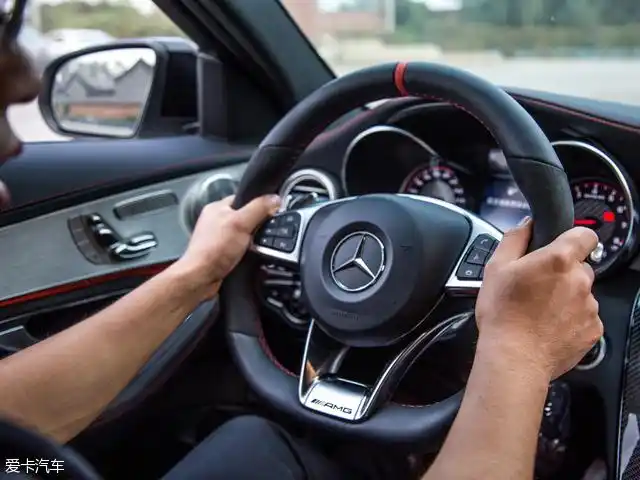 老车主体验奔驰全新amgc63s