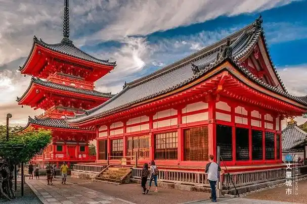 李忠案例库丨日本清水寺——古老寺院借文旅之风"破圈"玩出新"时尚"!