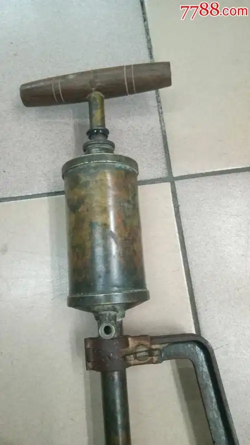 民国时期遗留满洲铁架铜制消毒喷雾器