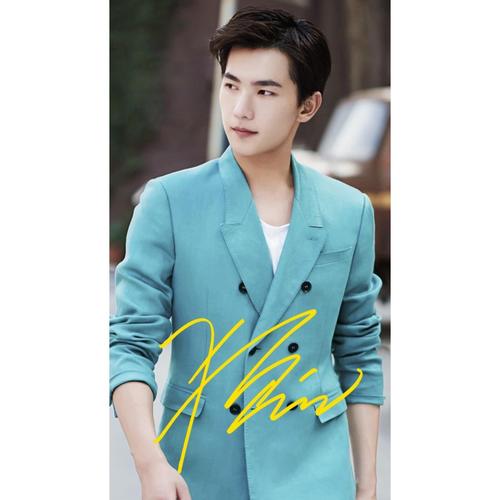 6寸   杨洋   亲笔签名照片新款热门宣传照签名照 20号