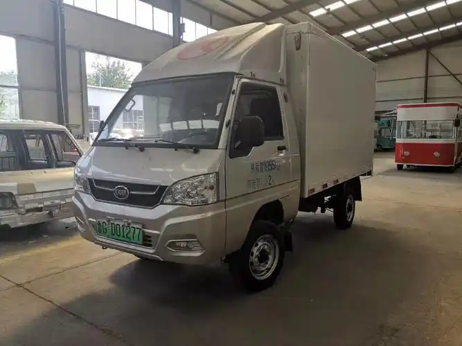 小型厢式货车