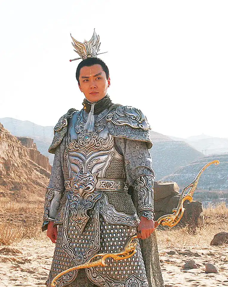 版《西游记》开拍以来,陆续放出的稀奇古怪剧照也引来网友一路狂批