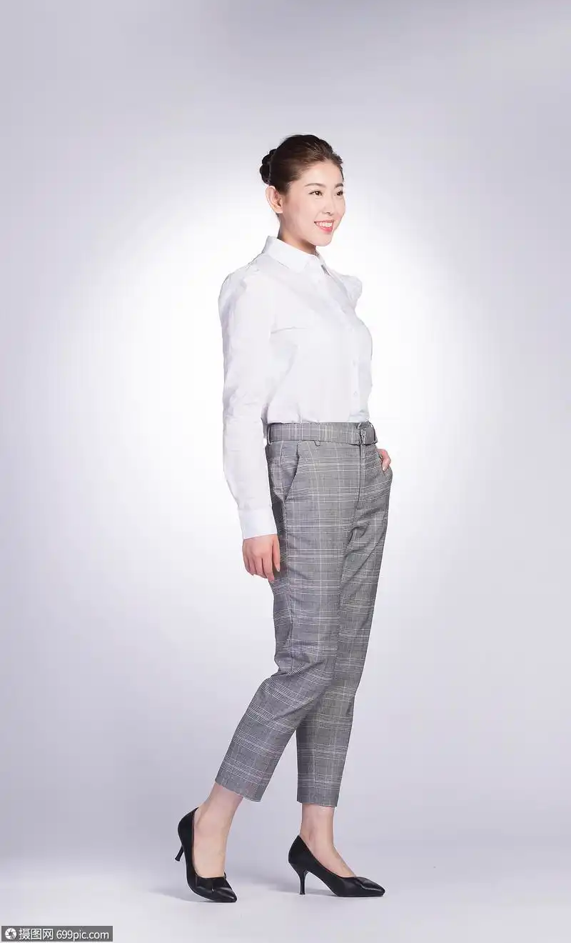 商务女性站姿工作模特