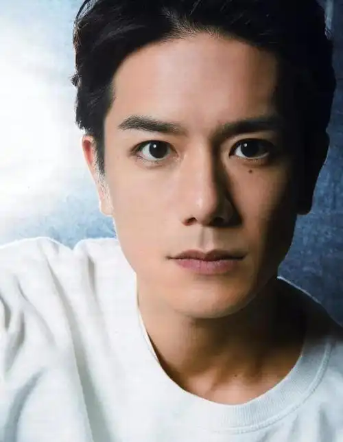 红遍亚洲的美少年,到霸道总裁:泷泽秀明的人生,根本是超级冒险家