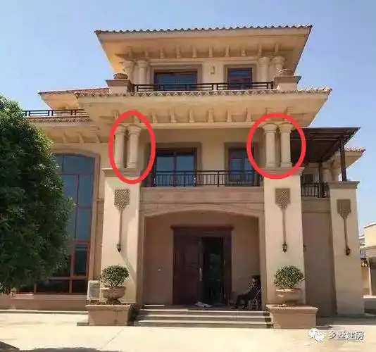 回农村自建房,门前的两根罗马柱设计多宽为好?这里面大有文章?