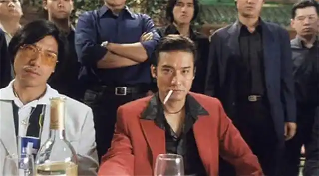 原创糊涂黑帮大佬:小弟去国外训练,霸占其老婆,小弟回归,血洗帮派