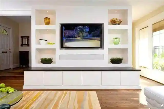 请木工师傅做电视背景造型,贴微晶瓷,墙纸,瓷砖,3d背景墙,无纺布这些