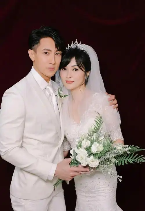 前台湾偶像组合成员婚纱照一出原来这就是现实中王子公主般爱情