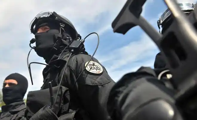 你知道特警在执行任务时为什么要蒙面吗