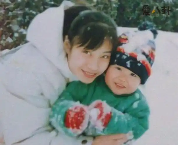 王一博家庭成员有谁王一博并不是独生子家庭背景揭秘