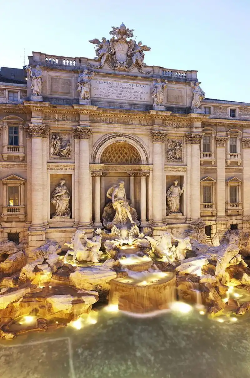 凡尔赛宫殿是法国历史上最著名的王宫之一,也是欧洲最重要的宫殿之一