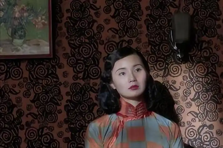 回顾张曼玉息影18年独居贫区不婚无子58岁活得太飒了