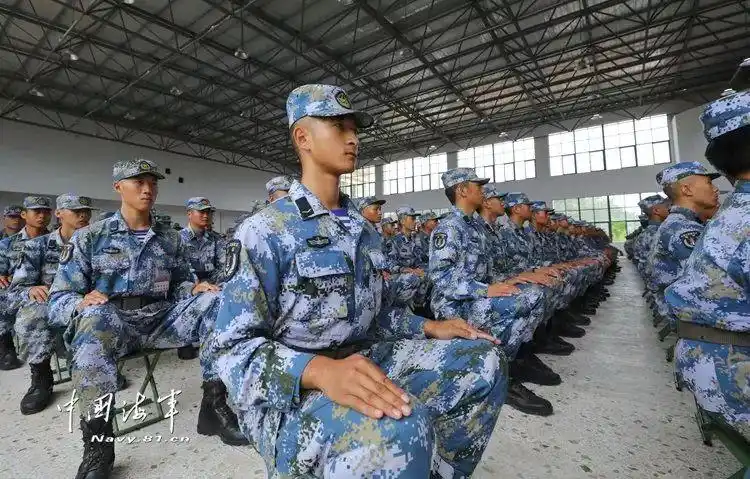 十年后我就成了你:当年汶川地震少年,如今成为海军陆战队新兵