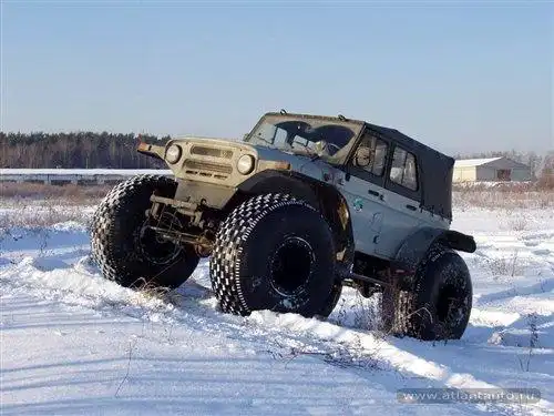 压人都不死俄罗斯巨胎越野车超越极限